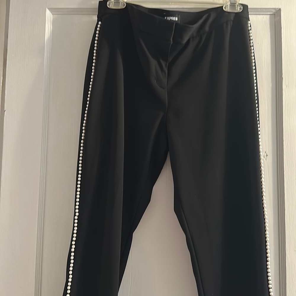 Black ankle pant with pearl trim. Express mid rise size medium